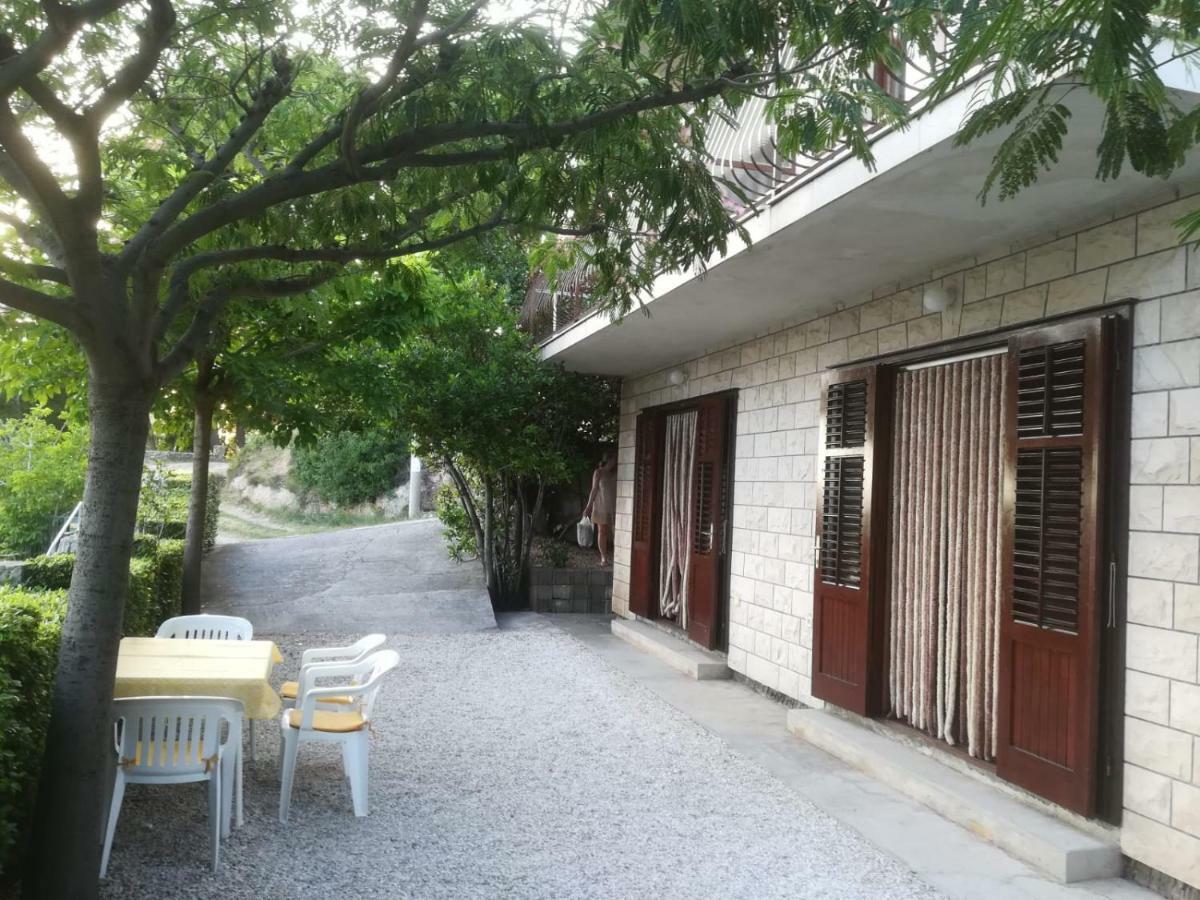 Apartmani Ujdur Omiš Exteriör bild