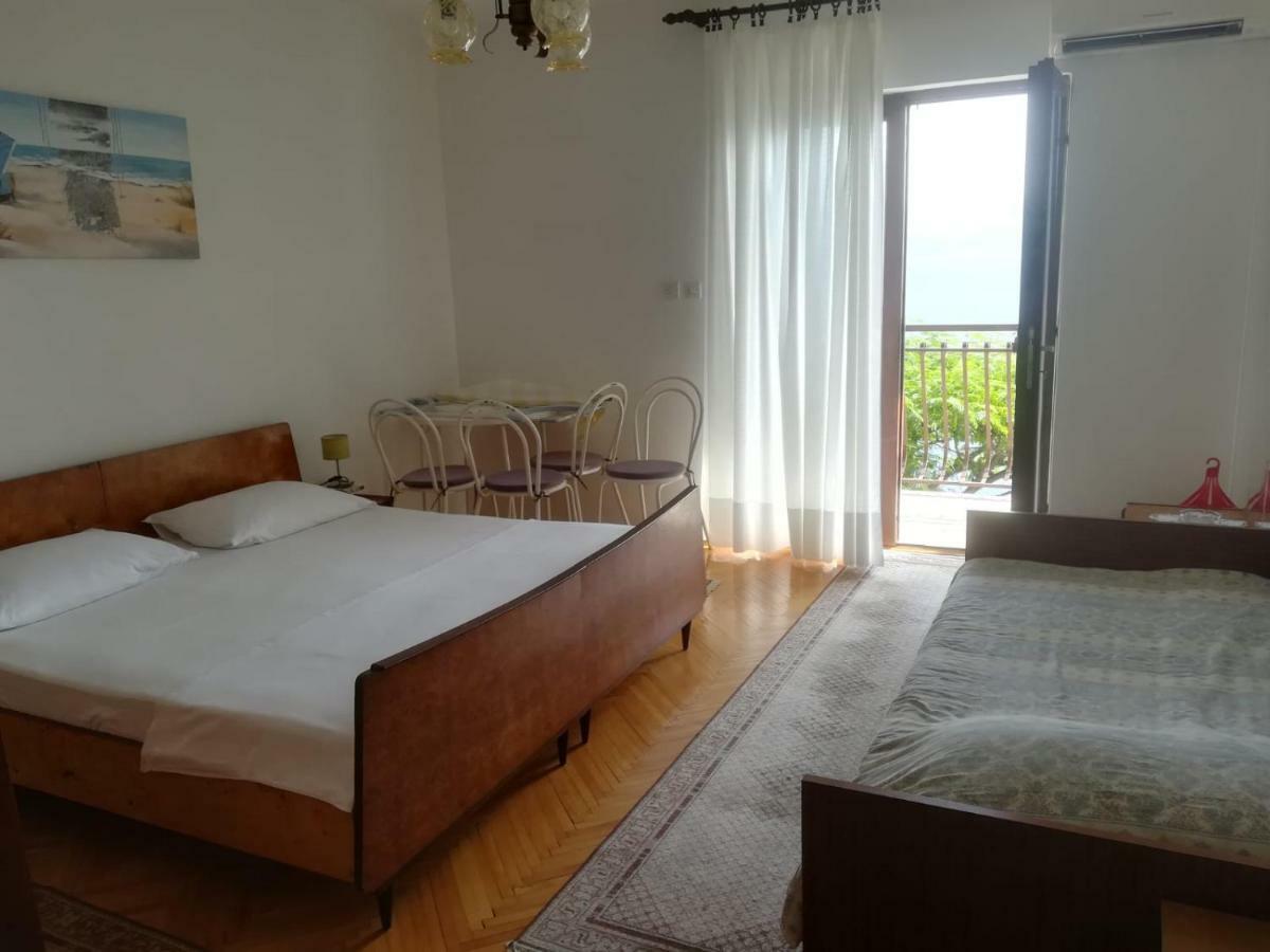 Apartmani Ujdur Omiš Exteriör bild