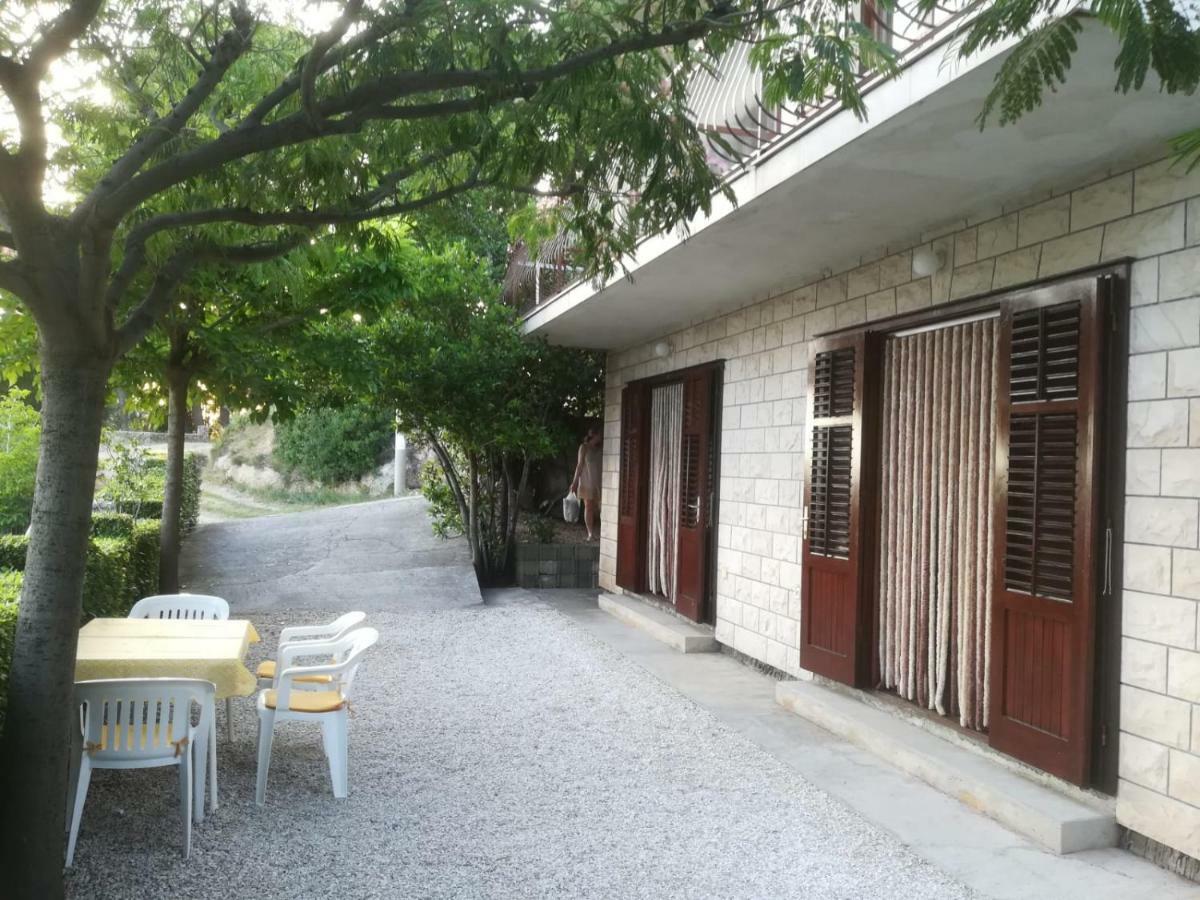 Apartmani Ujdur Omiš Exteriör bild
