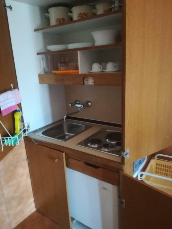 Apartmani Ujdur Omiš Exteriör bild