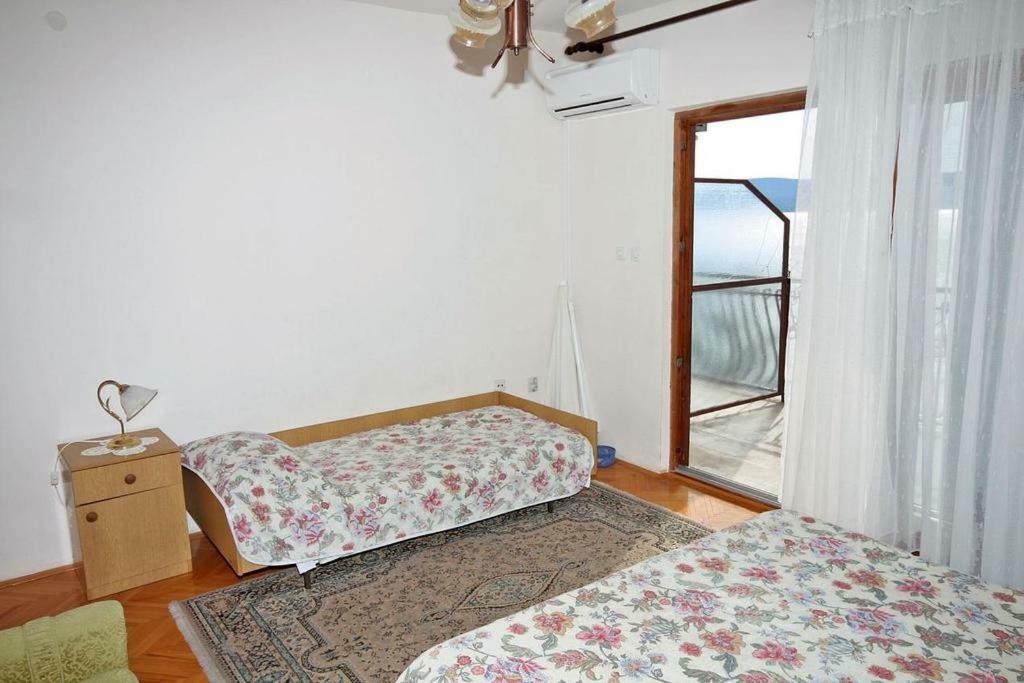 Apartmani Ujdur Omiš Exteriör bild