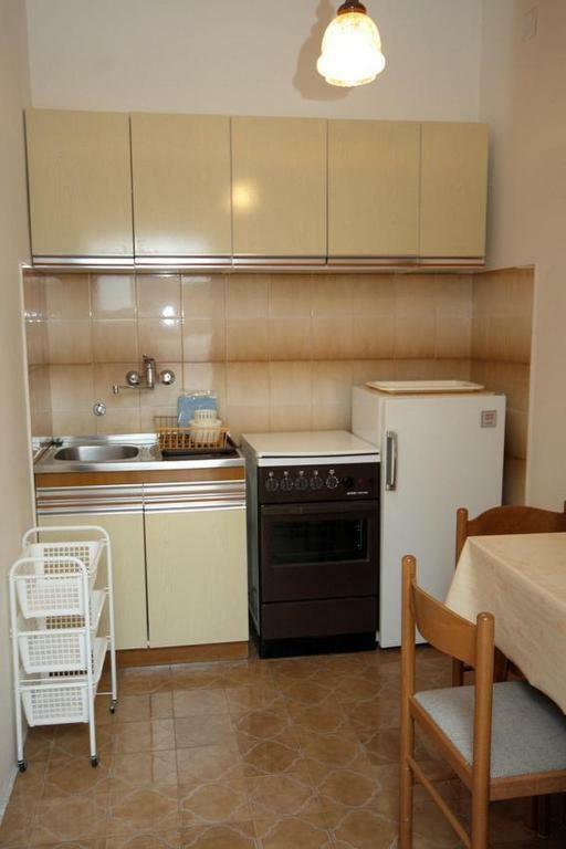 Apartmani Ujdur Omiš Exteriör bild