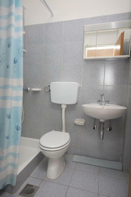 Apartmani Ujdur Omiš Exteriör bild