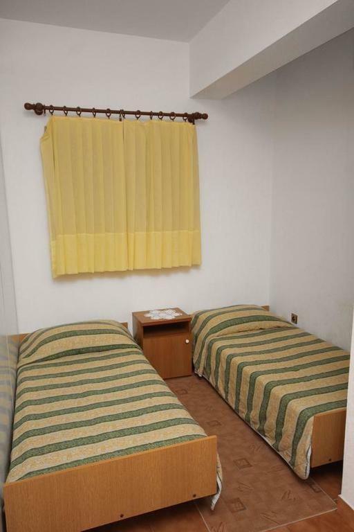 Apartmani Ujdur Omiš Exteriör bild